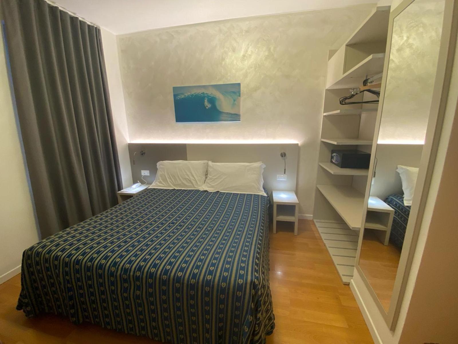 Hotel Angelini Torbole Sul Garda Exterior photo