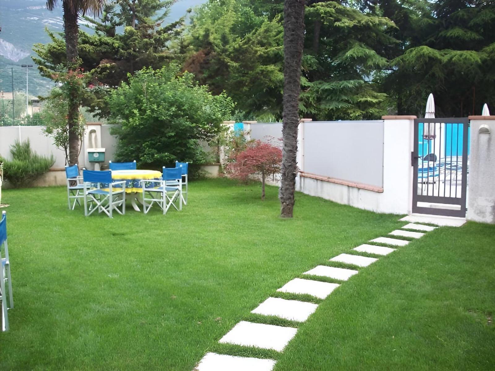 Hotel Angelini Torbole Sul Garda Exterior photo