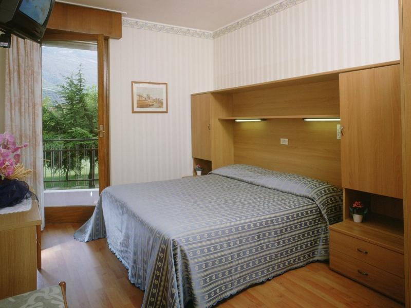 Hotel Angelini Torbole Sul Garda Exterior photo